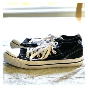 Men’s Airwalk/Converse Sneakers